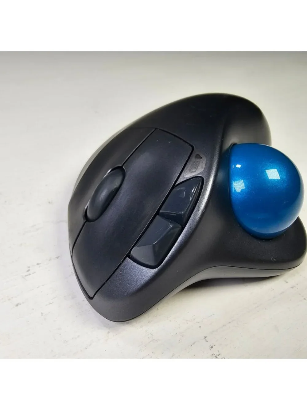 Logitech M570 Ergonomic Wireless Trackball Mouse w/ USB Receiver Black/Blue